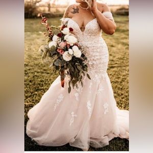 Wedding Dress For Sale! Brand New Never worn.